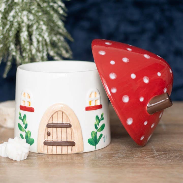 Ölbrenner und Wachswärmer in Form eines Pilzhauses
