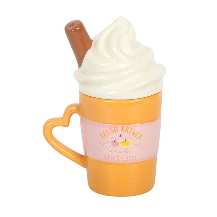 Frisch gebrühter Pumpkin‑Spice‑Latte – herbstlicher Becher mit Deckel